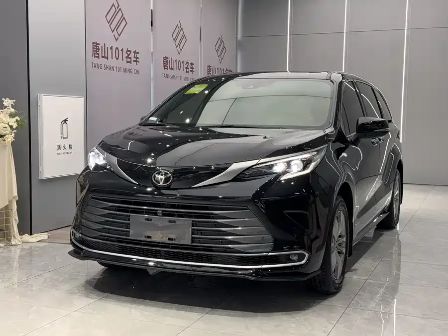 Toyota Sienna 2025