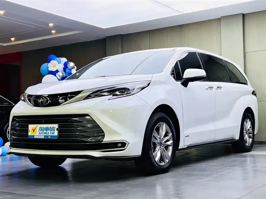 Toyota Sienna 2025