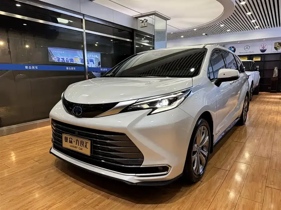 Toyota Sienna 2024