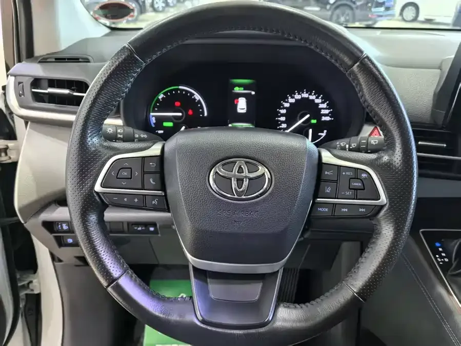 Toyota Sienna SIENNA 2021 2.5L Hybrid Luxury Edition 2022 — миниатюра 3