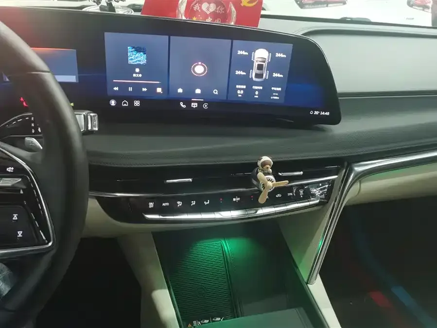 Cadillac CT6 2023 28T Fashion Model 2024 — миниатюра 4