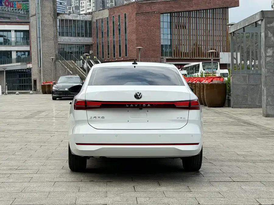 Volkswagen Lavida 2026 Volkswagen Lavida 1.5L Automatic Five Million Edition 2026 — миниатюра 2