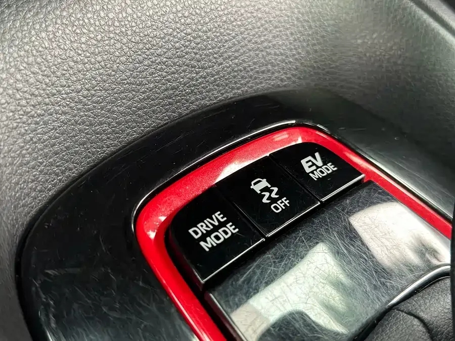 Toyota Levin 2022 Lelink Dual Engine 1.8H E-CVT Sports Edition 2022 — миниатюра 3
