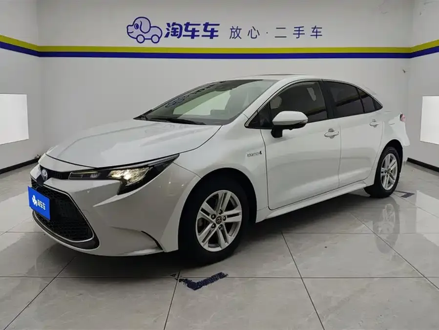 Toyota Levin 2021 Corolla Hybrid 1.8H E-CVT Luxury Edition 2022 — фото 1, купить с доставкой в Москву