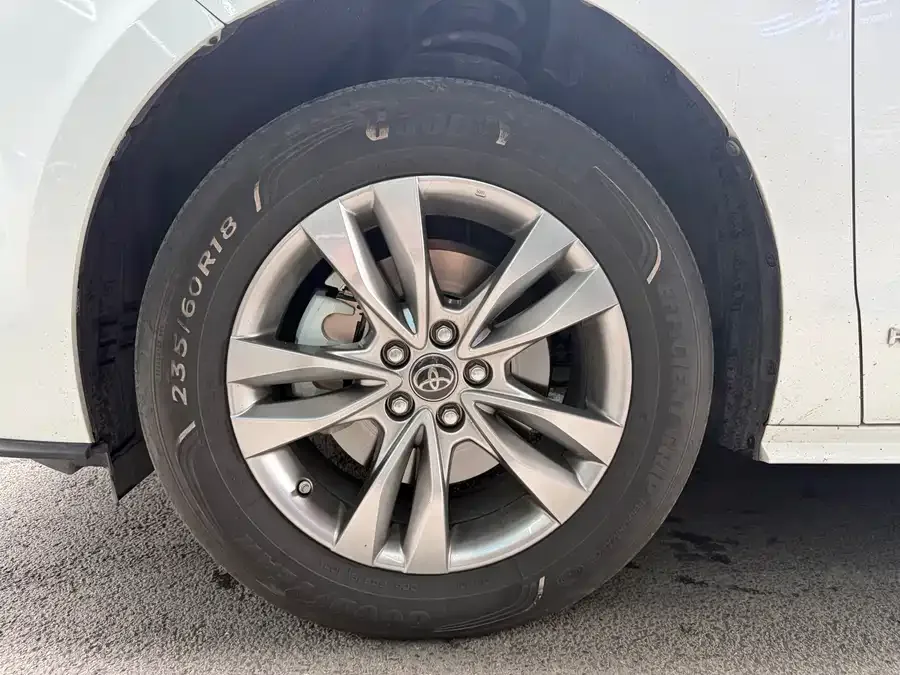 Toyota Sienna SIENNA 2024 2.5L Hybrid Comfort Edition 2024 — миниатюра 2