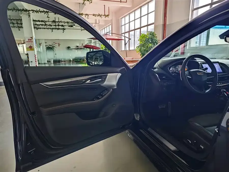 Cadillac CT5 2023 28T Platinum 2023 — миниатюра 3