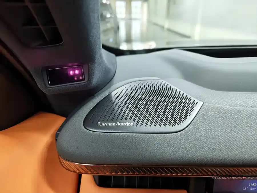 Lynk & Co 900 Lynk & Co 900 2025 1.5T Ultra 6-seater 2026 — миниатюра 3