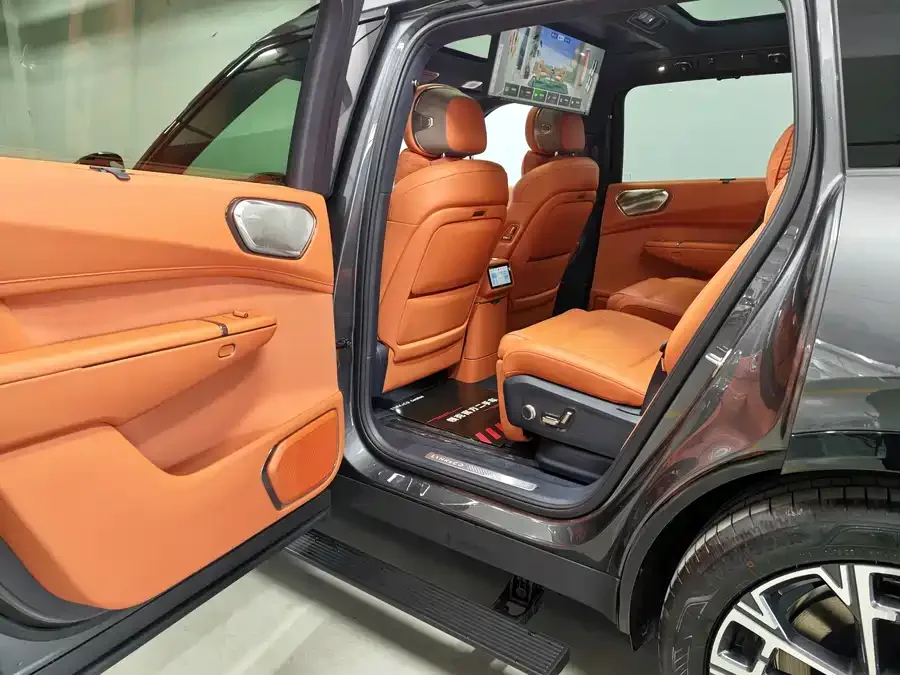 Lynk & Co 900 Lynk & Co 900 2025 1.5T Ultra 6-seater 2026 — миниатюра 4
