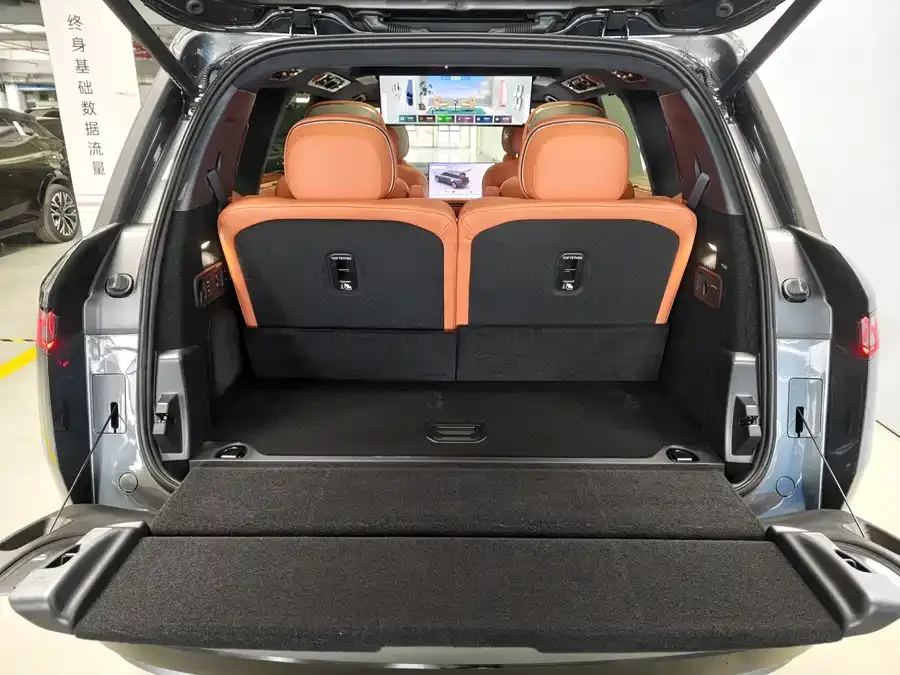 Lynk & Co 900 Lynk & Co 900 2025 1.5T Ultra 6-seater 2026 — миниатюра 5