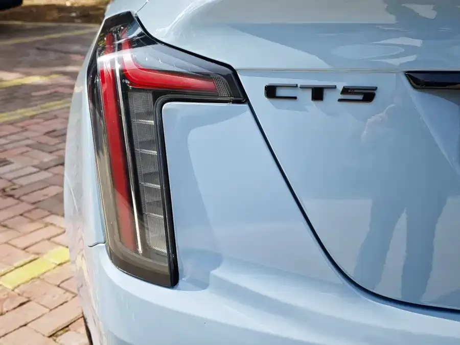 Cadillac CT5 2025 28T Track Performance Edition + Peak Track Optional Package 2025 — миниатюра 3