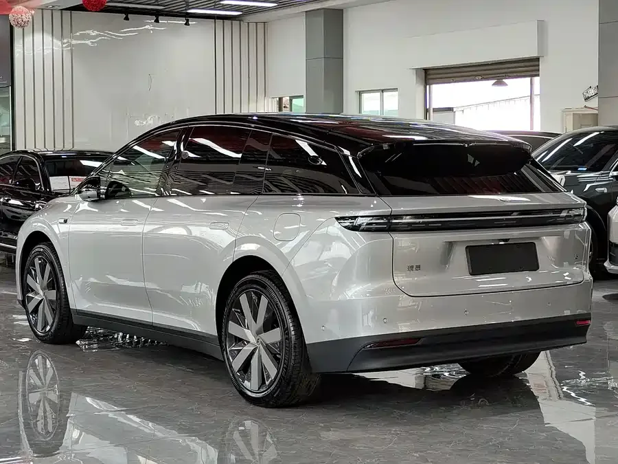 Li Auto i6 Ideal i6 2025 two-wheel drive standard version 2025 — миниатюра 5