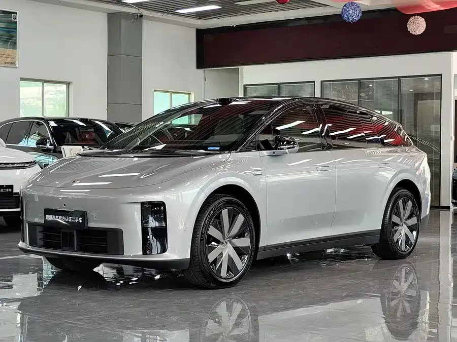 Li Auto i6 2025