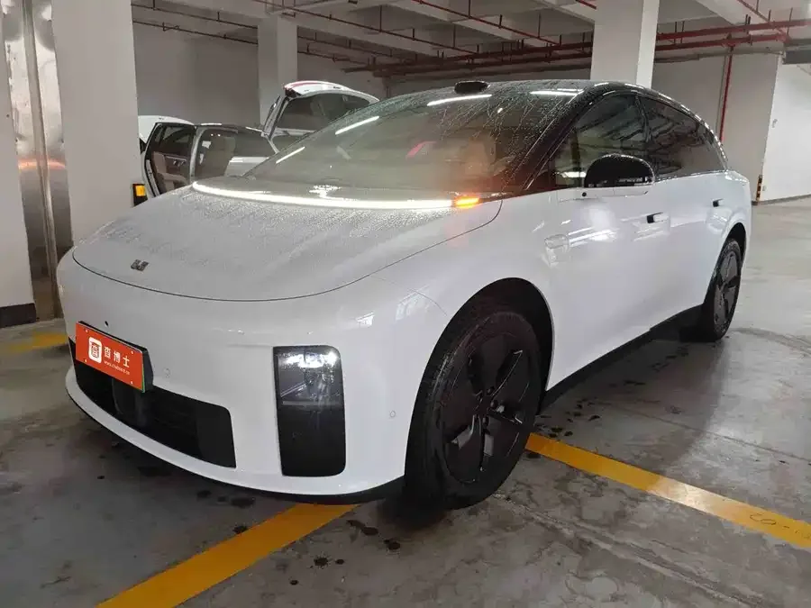 Li Auto i6 2025