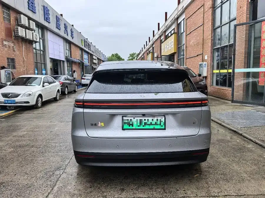 Li Auto i6 Li Auto i6 2025 AWD Standard Edition 2026 — миниатюра 2