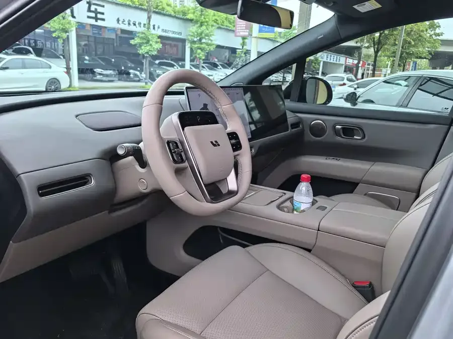 Li Auto i6 Li Auto i6 2025 AWD Standard Edition 2026 — миниатюра 5