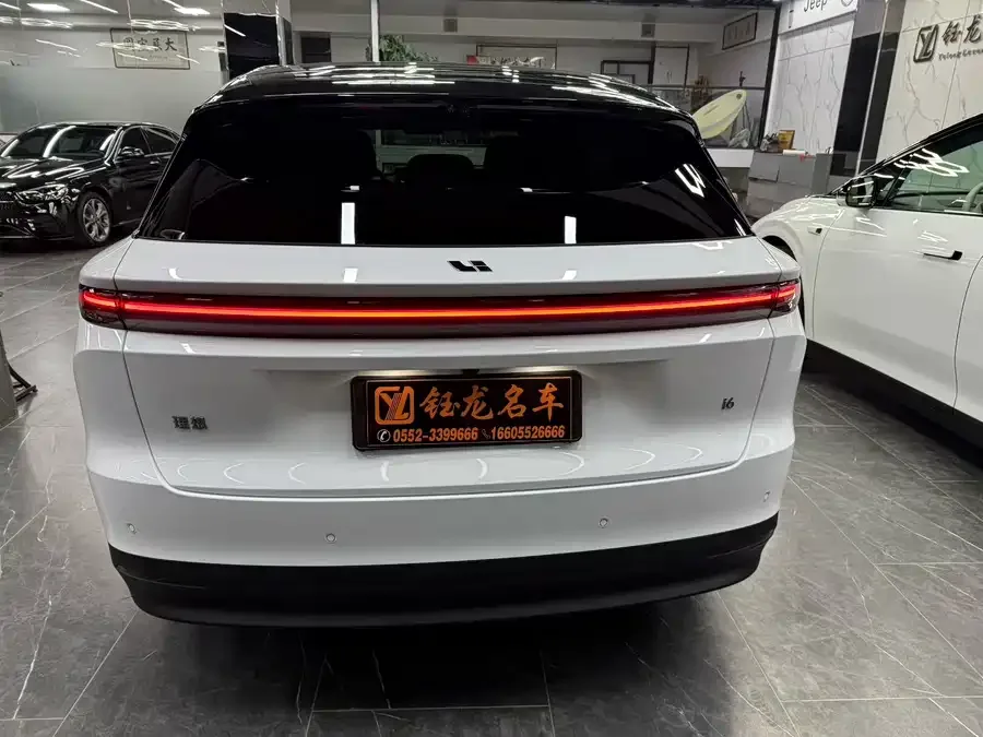 Li Auto i6 Ideal i6 2025 two-wheel drive standard version 2026 — миниатюра 3