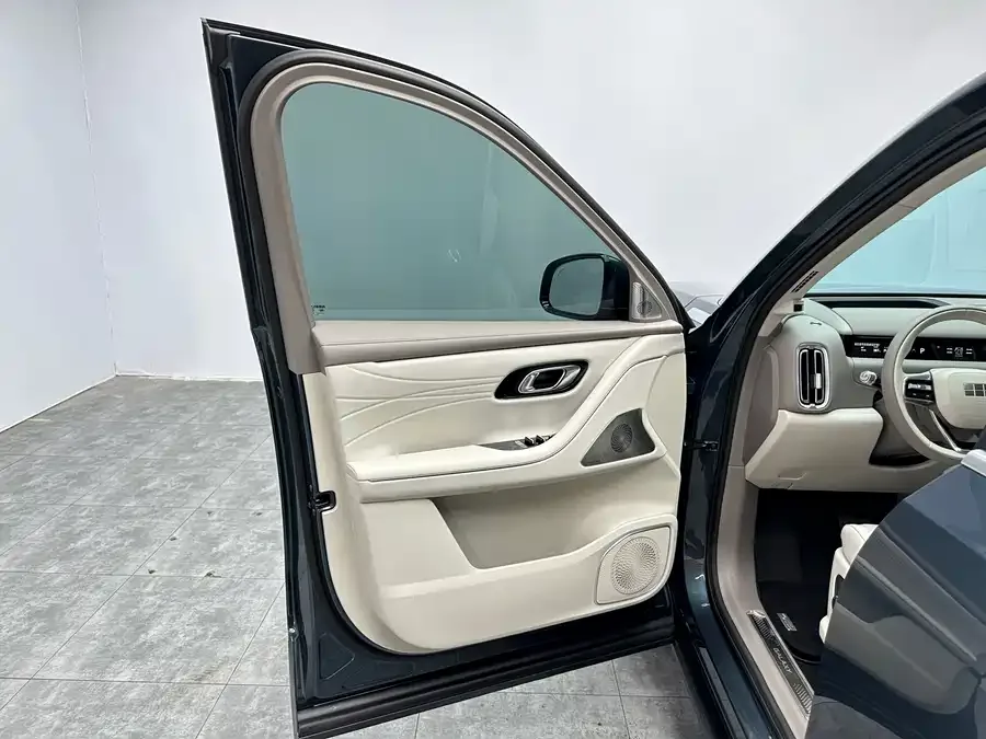 Geely Galaxy M9 Galaxy M9 2025 210km/h AWD Navigator Edition 2025 — миниатюра 4