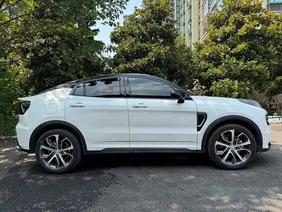 Lynk & Co 05 Lynk & Co 05 2022 2.0TD four-wheel drive Halo 2022 — миниатюра 4