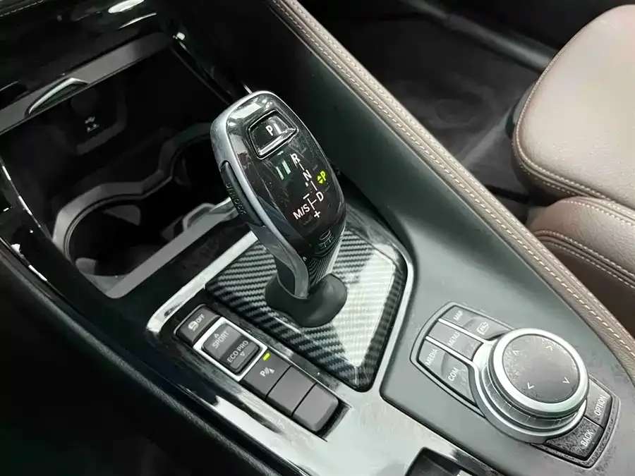 BMW X1 2021 sDrive20Li Exclusive Model 2022 — миниатюра 2