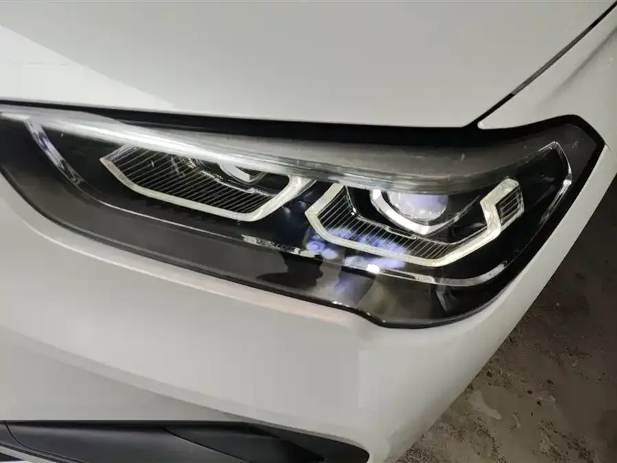 BMW X1 2022 sDrive20Li Fashion Edition 2023 — миниатюра 2