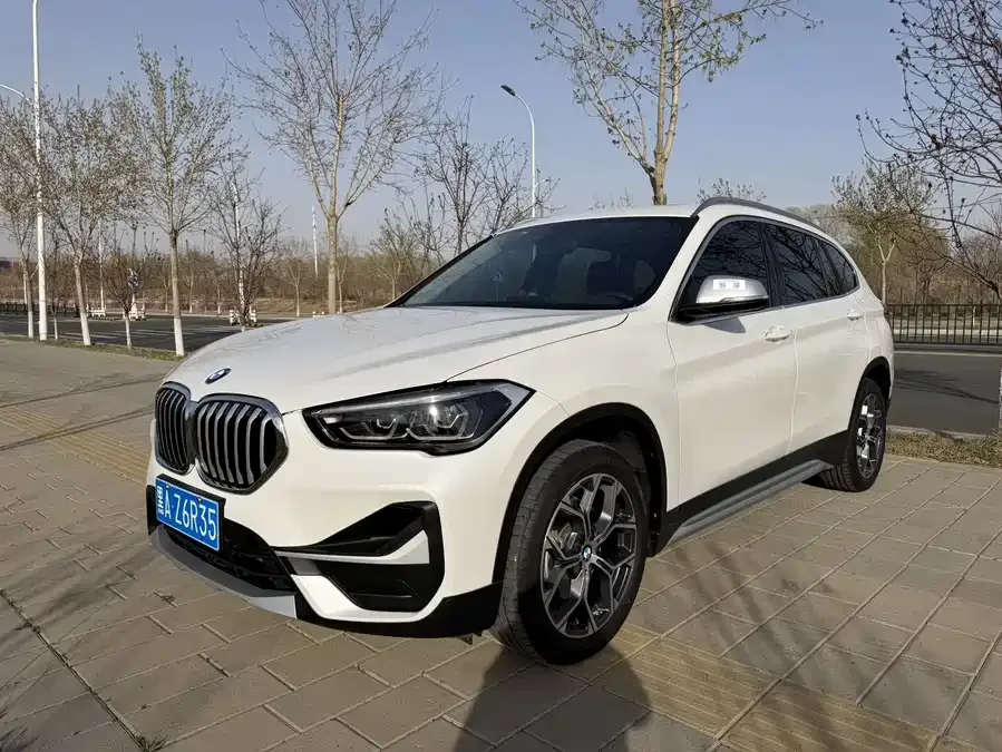 BMW X1 2022 sDrive20Li Fashion Edition 2023 — фото 1, купить с доставкой в Москву