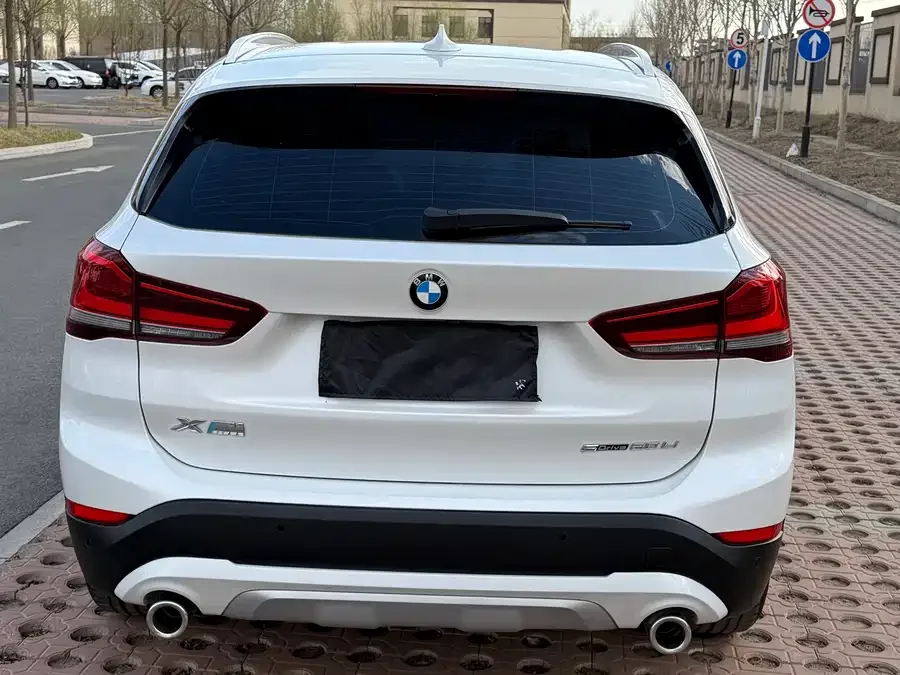 BMW X1 2022 sDrive20Li Fashion Edition 2022 — миниатюра 2