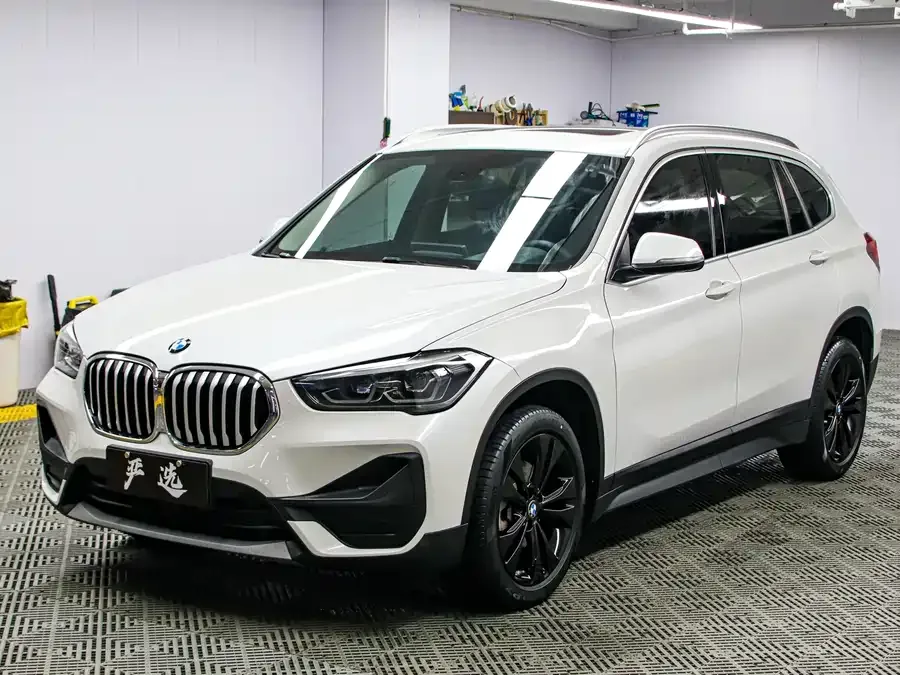 BMW X1 2022 sDrive20Li Fashion Edition 2022 — фото 1, купить с доставкой в Москву