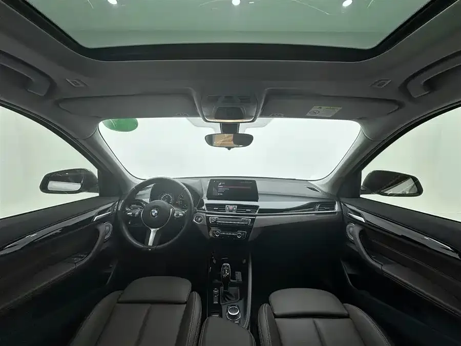 BMW X1 2022 sDrive20Li Fashion Edition 2022 — миниатюра 5