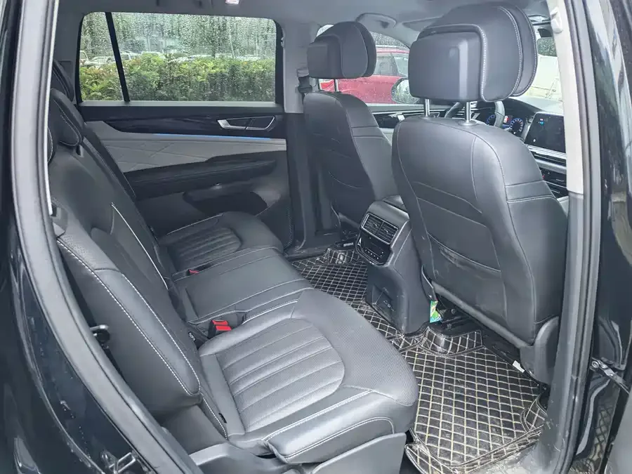 Volkswagen Teramont 2022 Touron 380TSI 4WD Luxury Edition 2023 — миниатюра 2