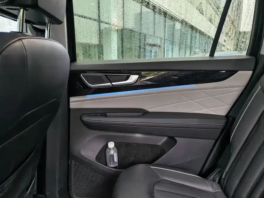 Volkswagen Teramont 2022 Touron 380TSI 4WD Luxury Edition 2023 — миниатюра 4