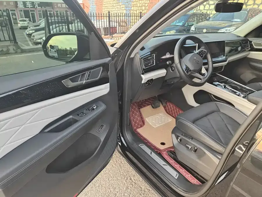 Volkswagen Teramont Touron 2024 530 V6 four-wheel drive luxury version 2024 — миниатюра 4