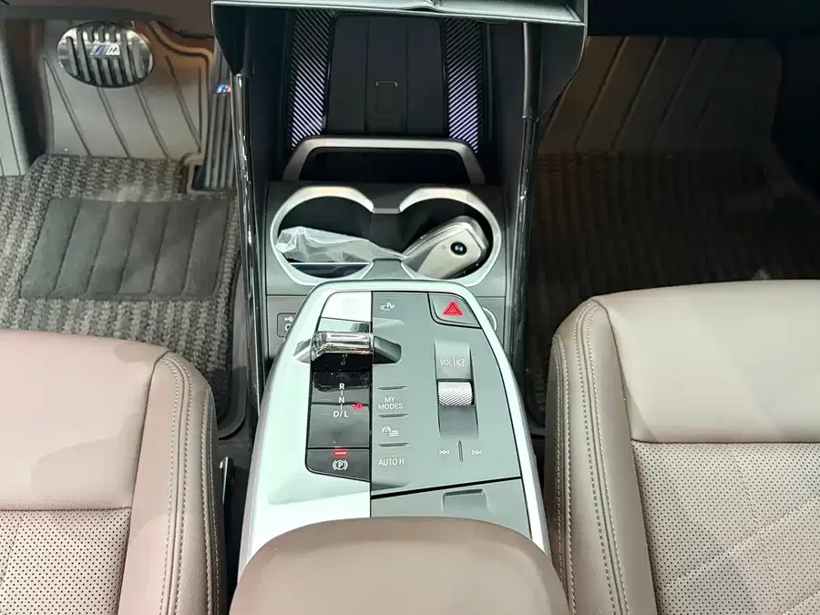 BMW X1 2024 sDrive25Li X Design Package 2024 — миниатюра 4