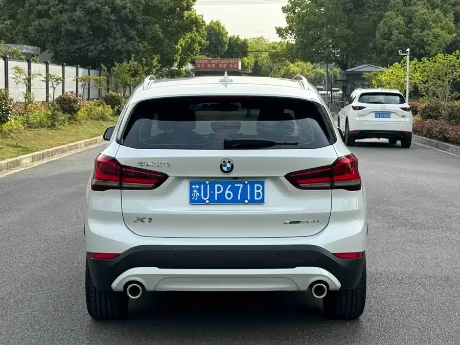 BMW X1 2022 sDrive25Li Leading Edition 2022 — миниатюра 2