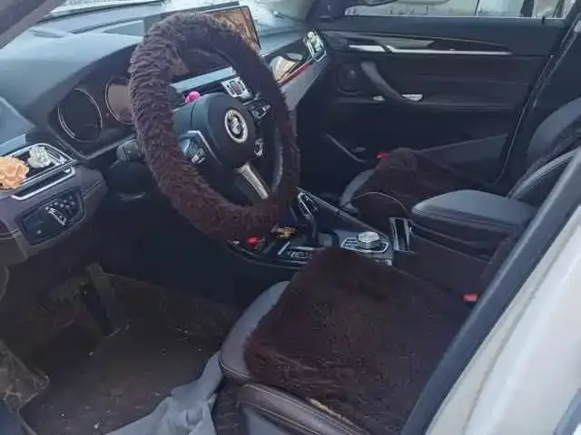 BMW X1 2022 facelift xDrive25Li exclusive model 2023 — миниатюра 3
