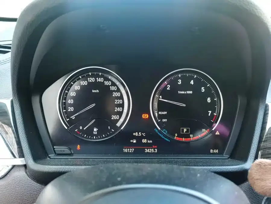 BMW X1 2022 facelift xDrive25Li exclusive model 2023 — миниатюра 4