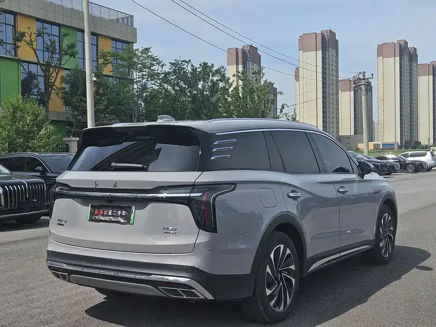 Hongqi HS7 PHEV Hongqi HS7 PHEV 2024 2.0T PHEV 4WD Flagship Edition 6-seater 2024 — миниатюра 2