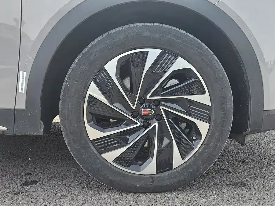 Hongqi HS7 PHEV Hongqi HS7 PHEV 2024 2.0T PHEV 4WD Flagship Edition 6-seater 2024 — миниатюра 3