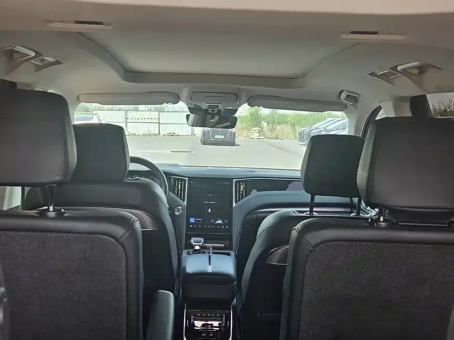 Hongqi HS7 PHEV Hongqi HS7 PHEV 2024 2.0T PHEV 4WD Flagship Edition 6-seater 2024 — миниатюра 4