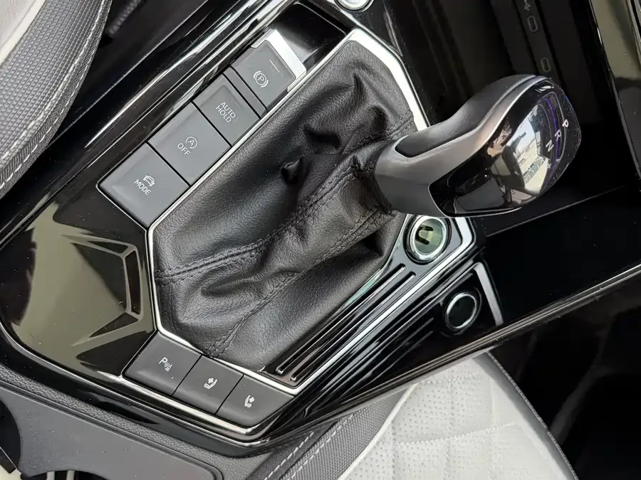Volkswagen Tayron Tanyue 2024 330TSI two-wheel drive R-Line high-energy version 2024 — миниатюра 5