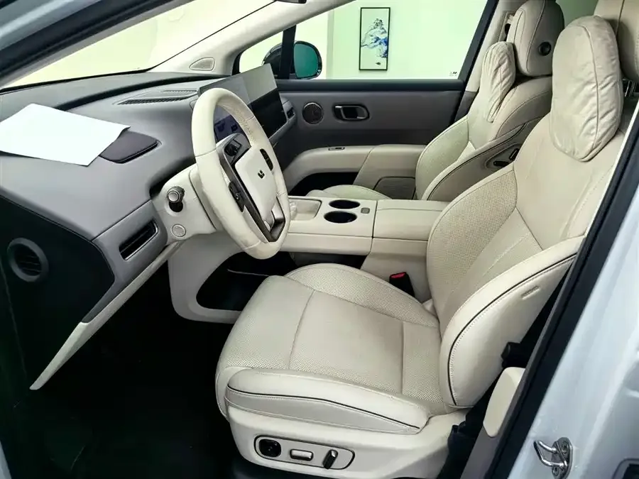 Li Ideal i8 Ideal i8 2025 Standard Edition 2025 — миниатюра 2