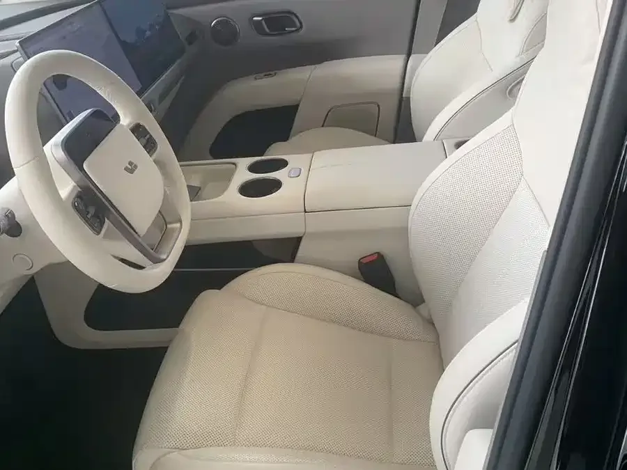 Li Ideal i8 Ideal i8 2025 Standard Edition 2025 — миниатюра 2