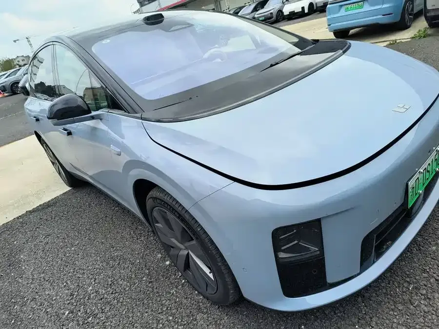 Li Ideal i8 Ideal i8 2025 Standard Edition 2025 — миниатюра 3
