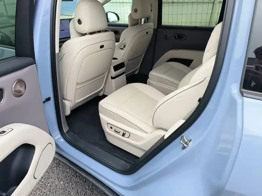Li Ideal i8 Ideal i8 2025 Standard Edition 2025 — миниатюра 5