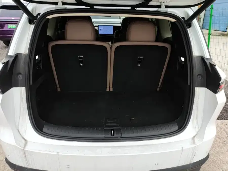 Li Ideal i8 Ideal i8 2025 Standard Edition 2025 — миниатюра 3
