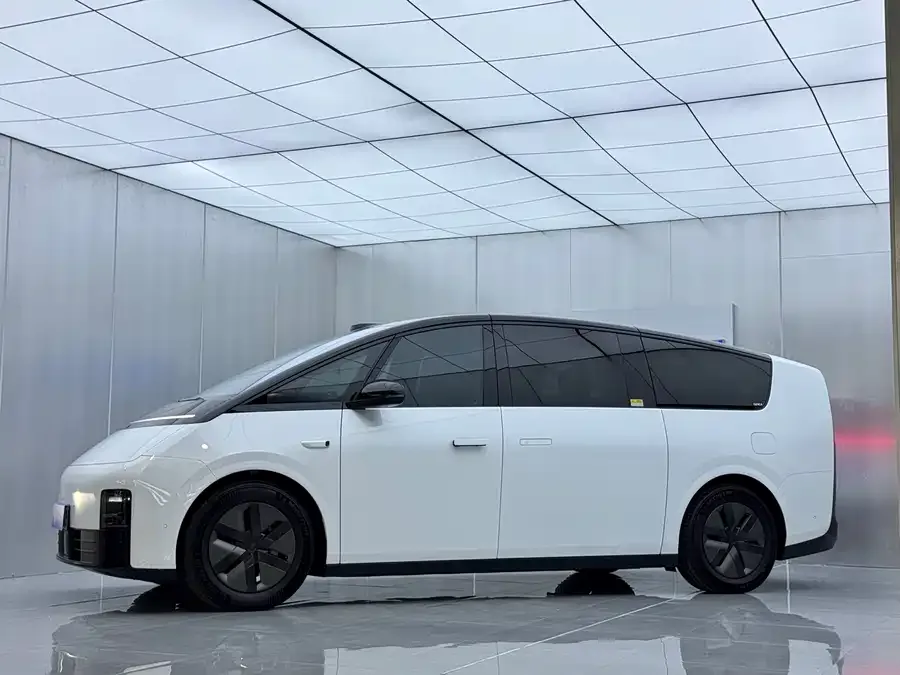 Li Xiang MEGA Ideal MEGA 2025 Ultra Smart New Edition 2025 — миниатюра 2