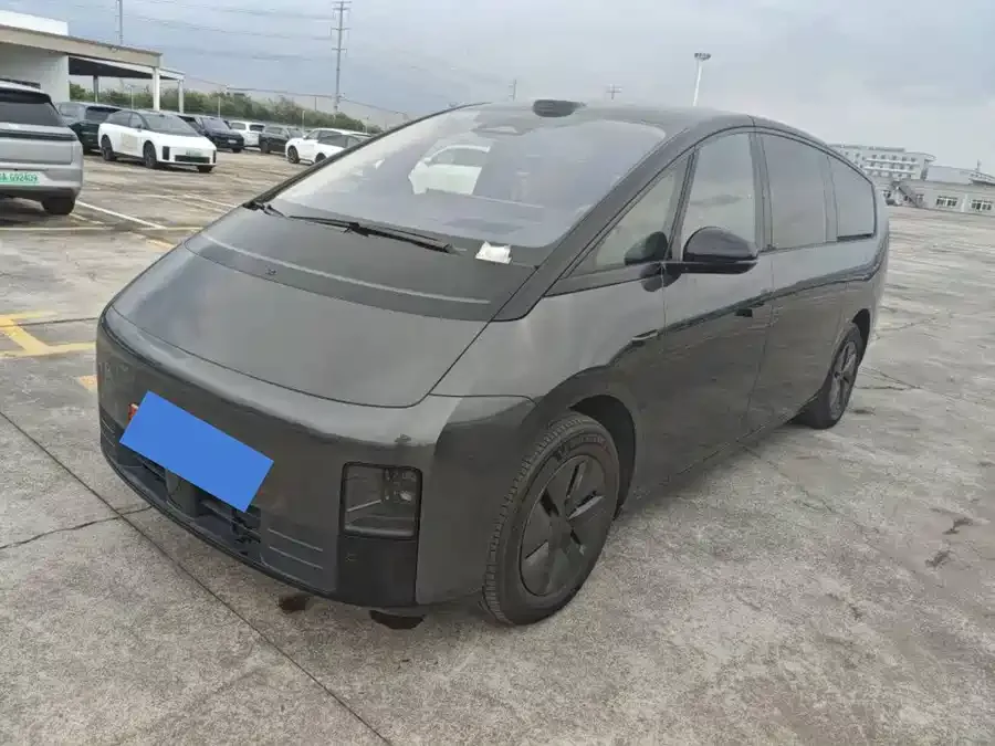 Li Xiang MEGA 2025