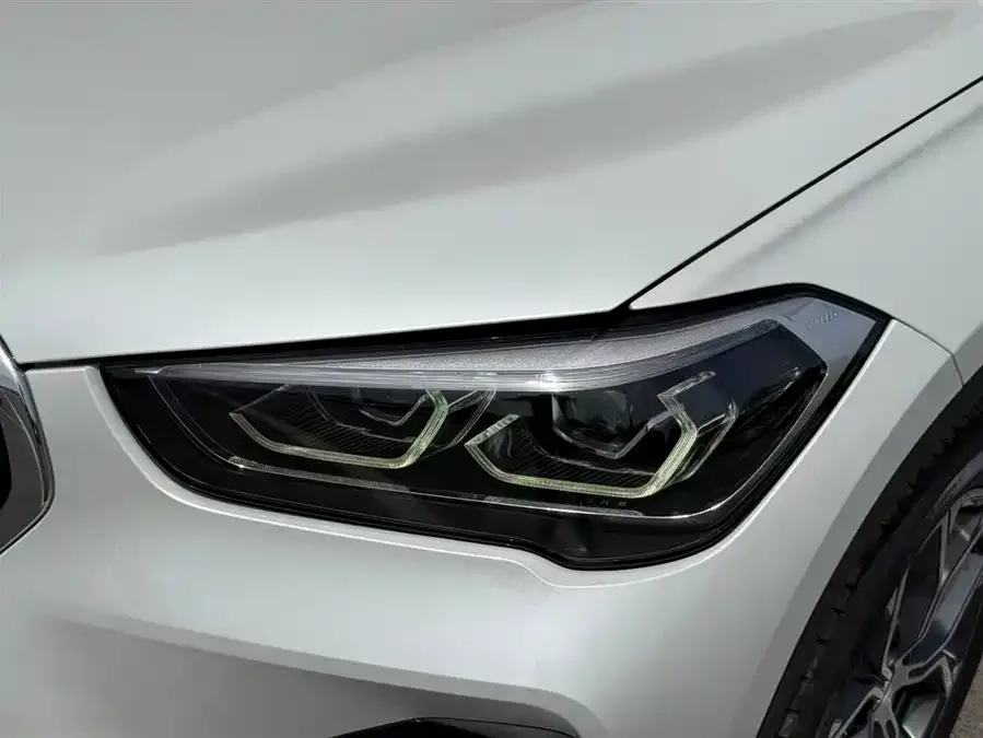 BMW X1 2022 sDrive25Li Leading Edition 2022 — миниатюра 2