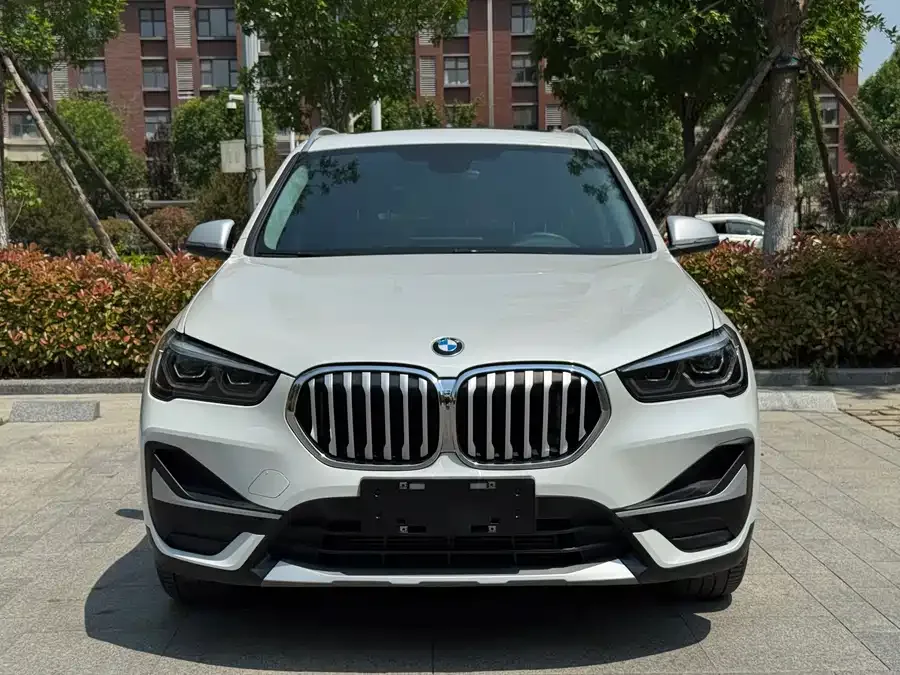 BMW X1 2022 sDrive20Li Fashion Edition 2022 — миниатюра 3