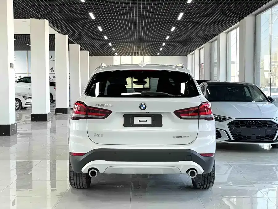 BMW X1 2022 sDrive20Li Fashion Edition 2022 — миниатюра 2