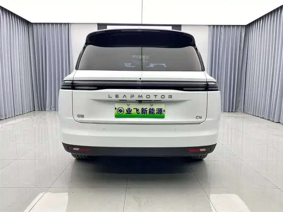 Leapmotor C16 Leapmotor C16 2026 Pure Electric 630 LiDAR Zhizun Edition 5-seater 2025 — миниатюра 2